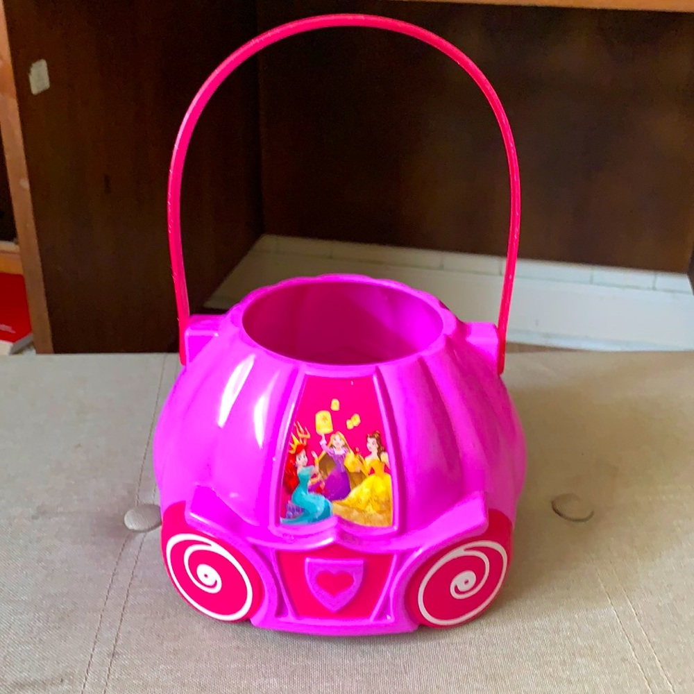 Princesses Halloween basket